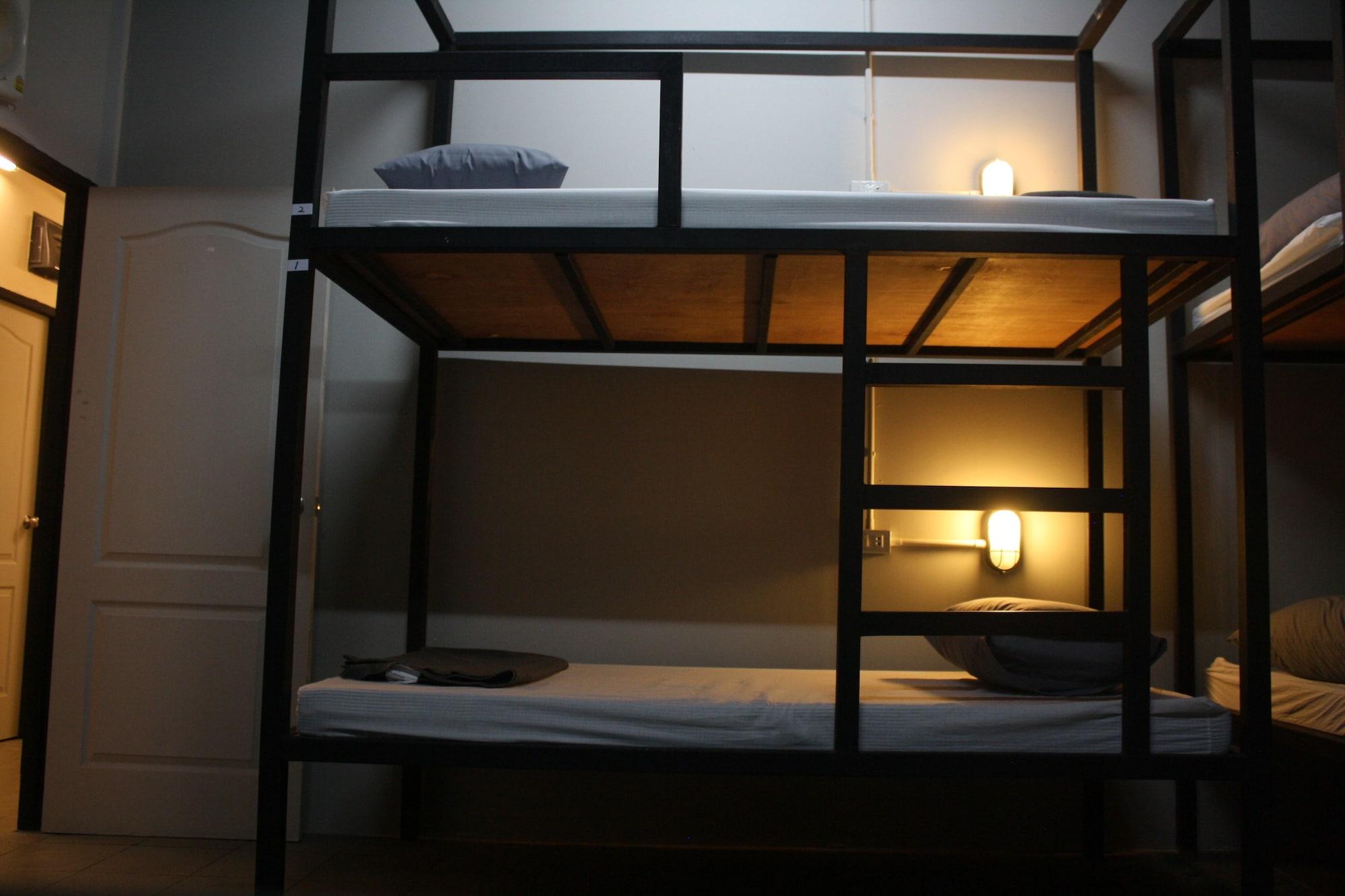 The Mixx Hostel Бангкок Экстерьер фото