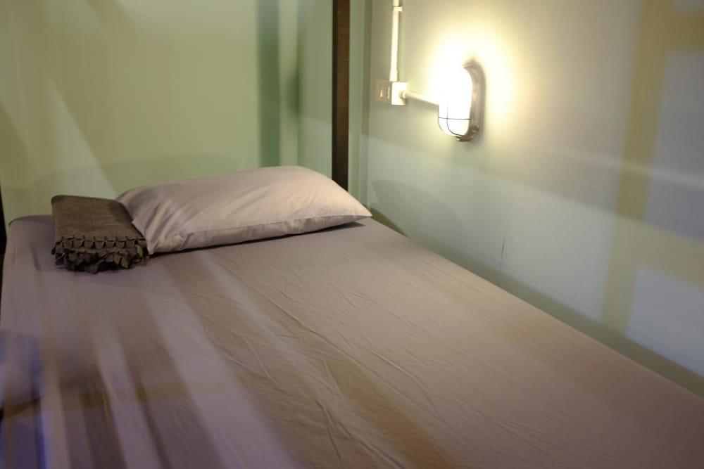 The Mixx Hostel Бангкок Экстерьер фото