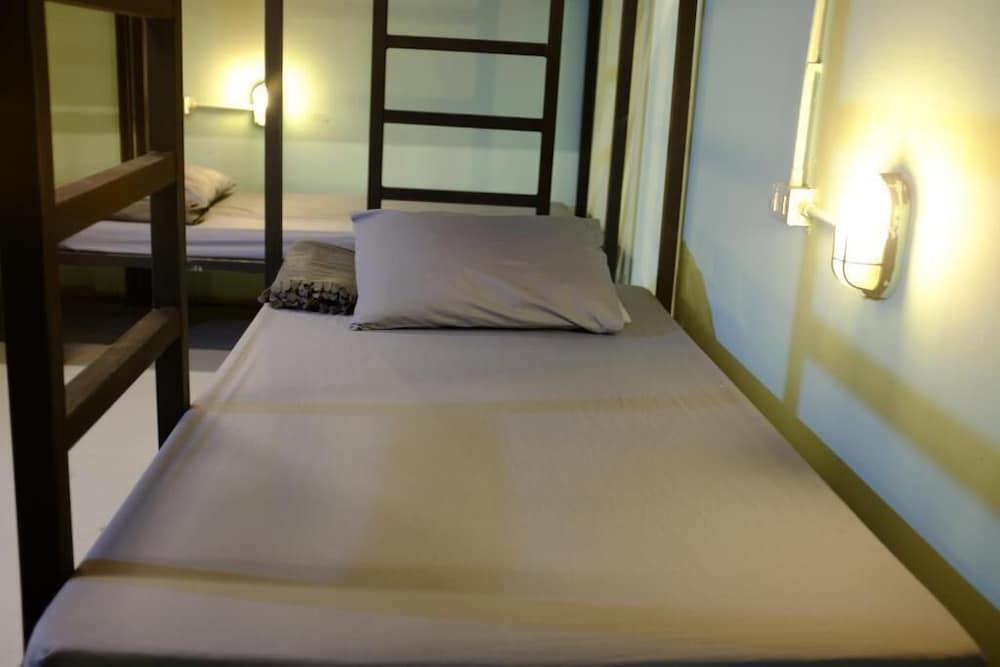 The Mixx Hostel Бангкок Экстерьер фото