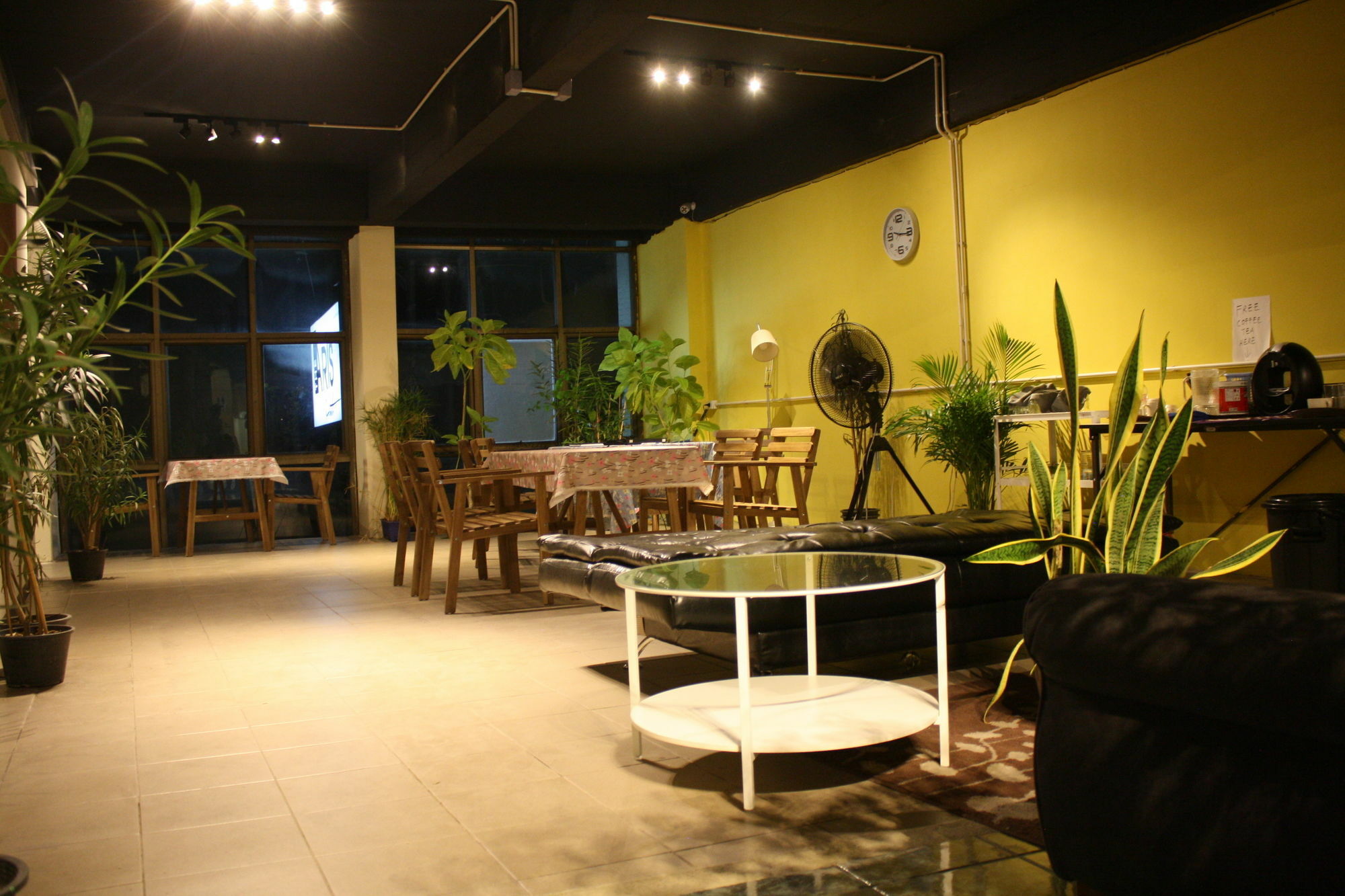 The Mixx Hostel Бангкок Экстерьер фото