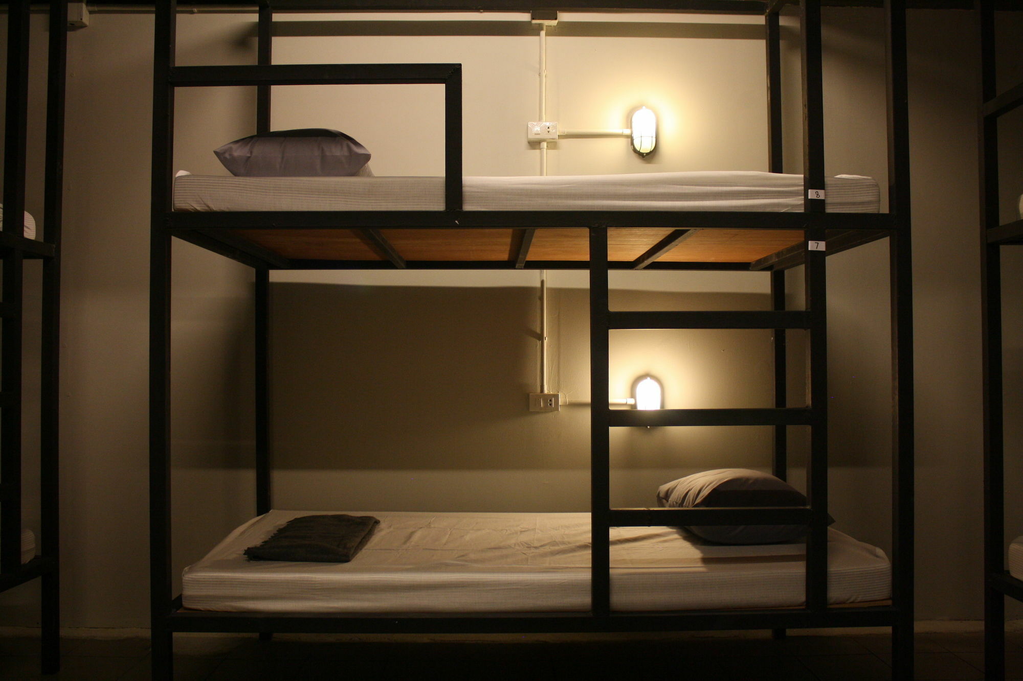 The Mixx Hostel Бангкок Экстерьер фото
